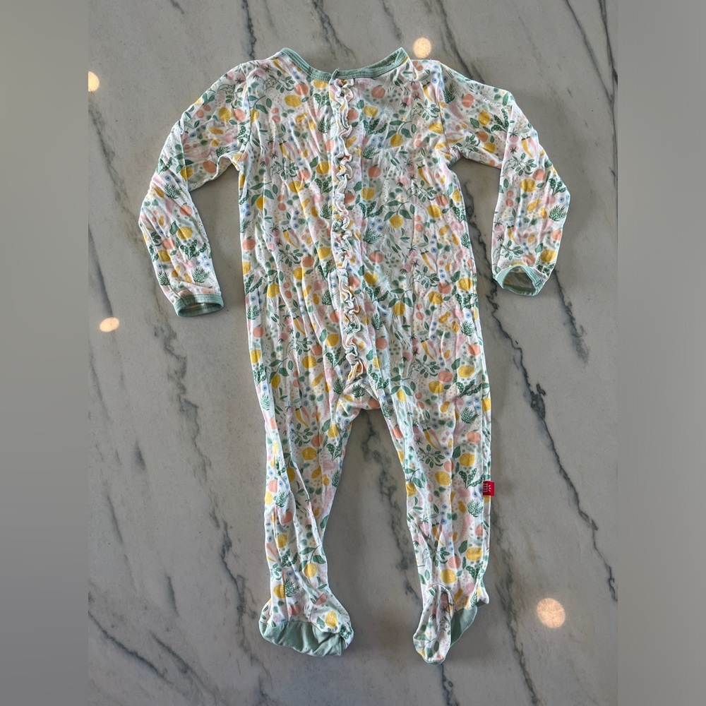 Magnetic Me modal Ruffle footies